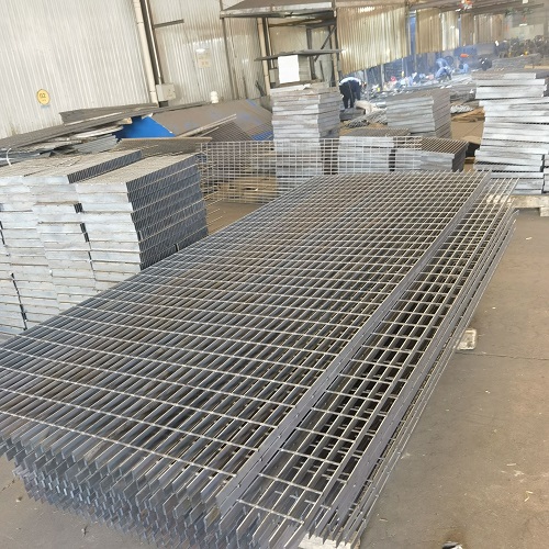 養(yǎng)殖用鋼格板踏步板優(yōu)勢(shì)和分類