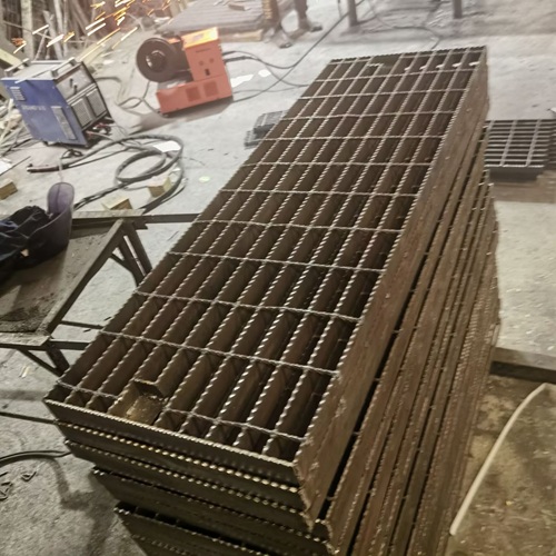 規(guī)格型號(hào)挑花眼？一文讀懂鋼格柵參數(shù)與適配場(chǎng)景