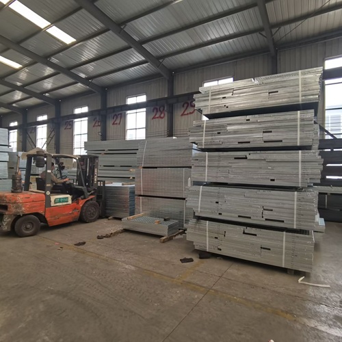 鋼格柵采購(gòu)成本控制：?jiǎn)蝺r(jià)、運(yùn)輸、安裝省錢妙招