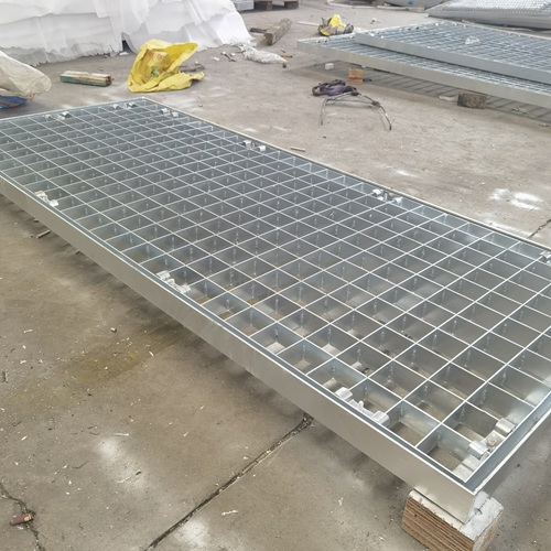 音樂節(jié)舞臺搭建為什么離不開鋼格柵板