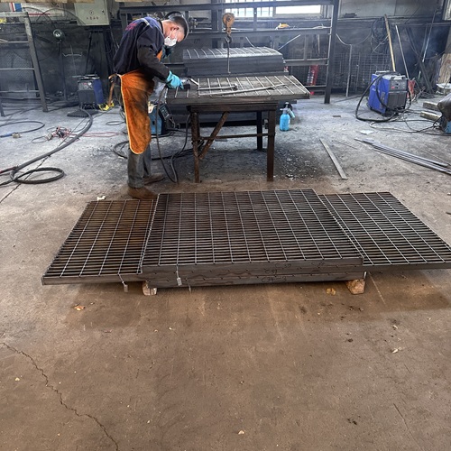 鋼格柵板為什么容易生銹？原因在這里